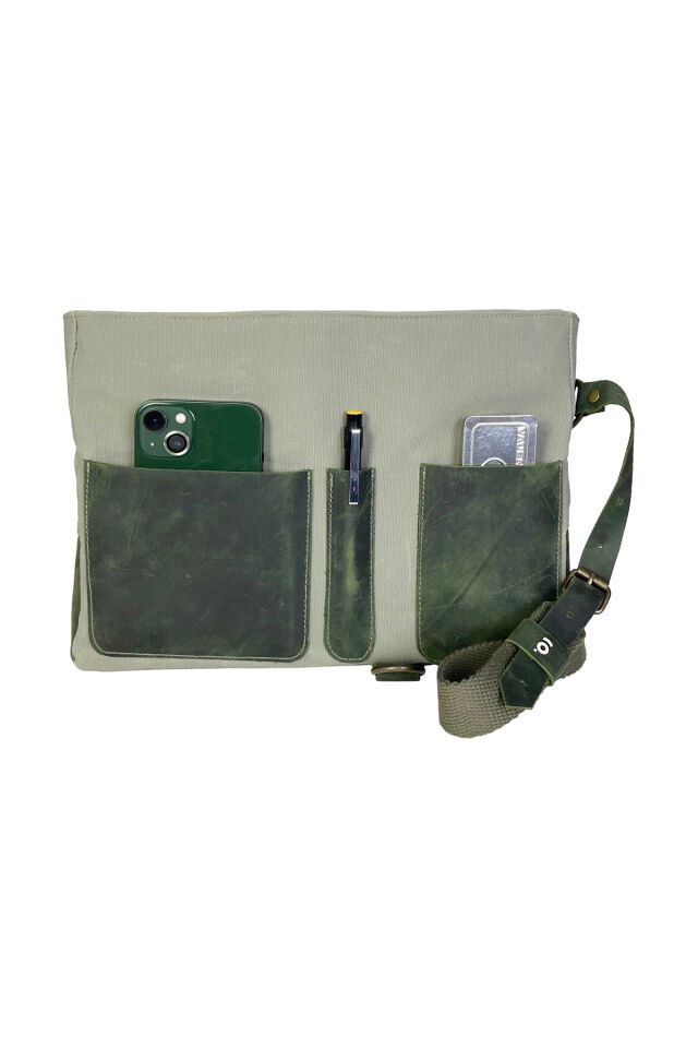 Halwara Mumlu Kanvas & Hakiki Deri Postacı Çantası (Messenger Bag) 22x31 cm / 13 inç Haki